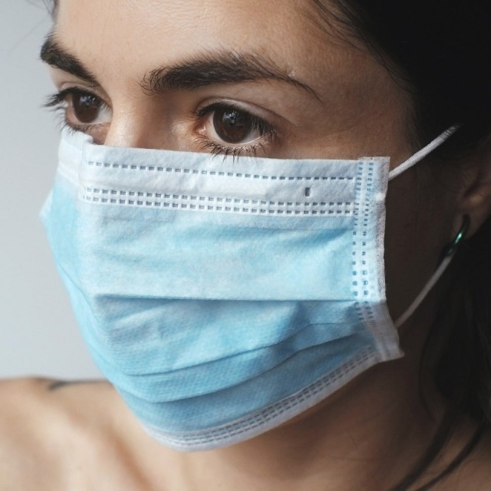 Нужно ли носить защитные маски во время эпидемии или нет?